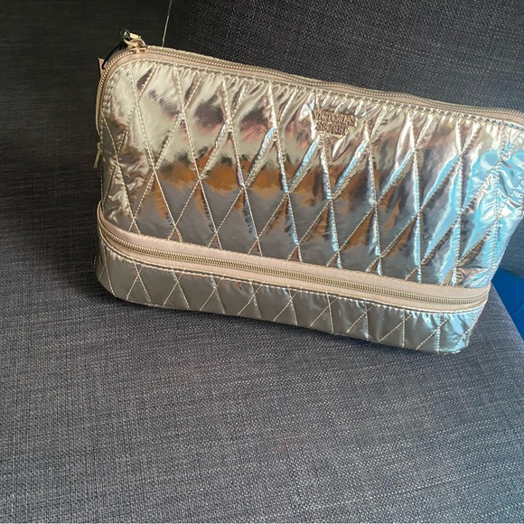 NWT Victoria’s Secret Cosmetics Case - Picture 7 of 7